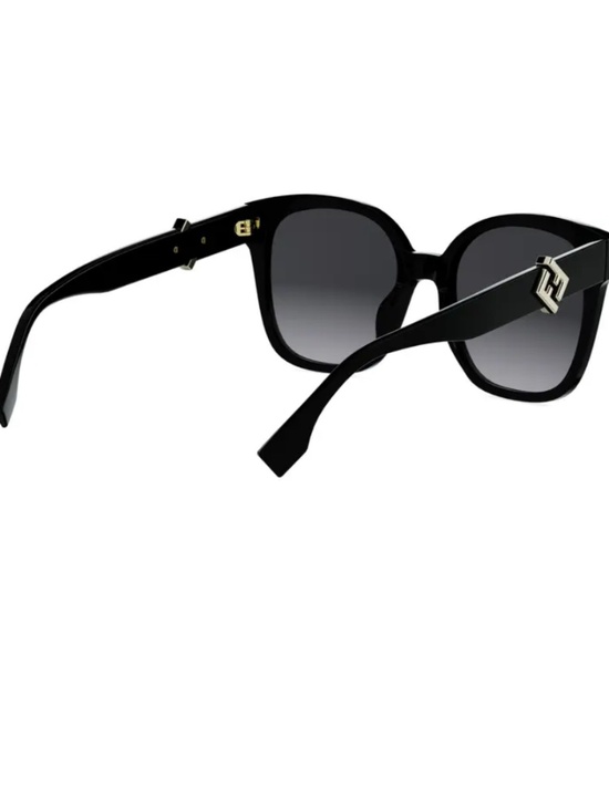Fendi - Fendi O’Lock - Square Sunglasses - Black - Sunglasses main image 5